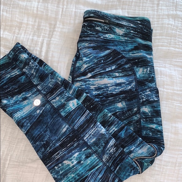 Lululemon Blue Patterned Crop Leggings 